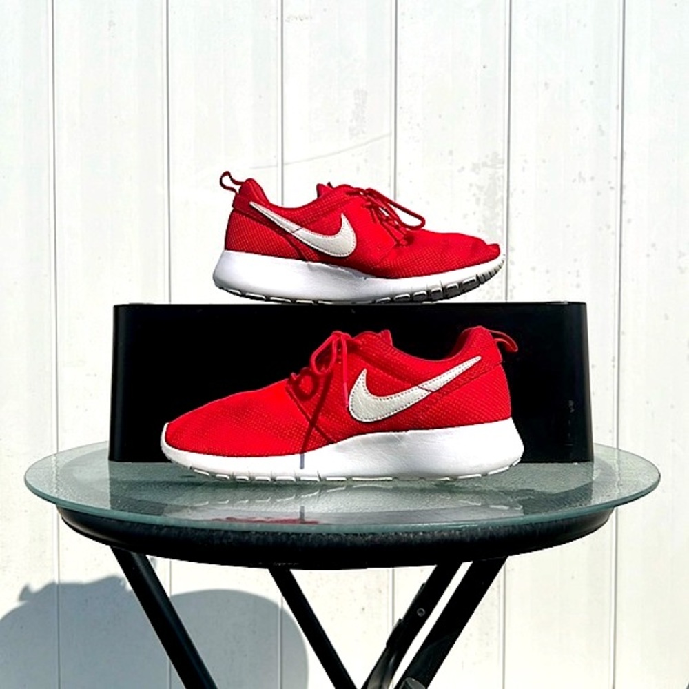 NIKE Roshe One ‘Gym Red’ - Women’s 7 / Youth 5.5